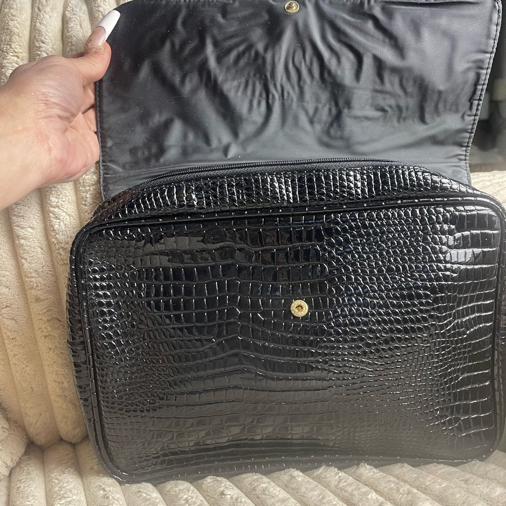 Black Croc-Embossed Faux Leather Clutch Cosmetic B ag with Gold Logo - Picture 3 of 6
